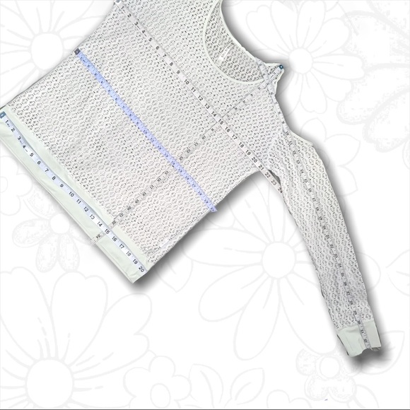 Fabletics Cindy White Mesh Long Sleeve - Med - Picture 10 of 12